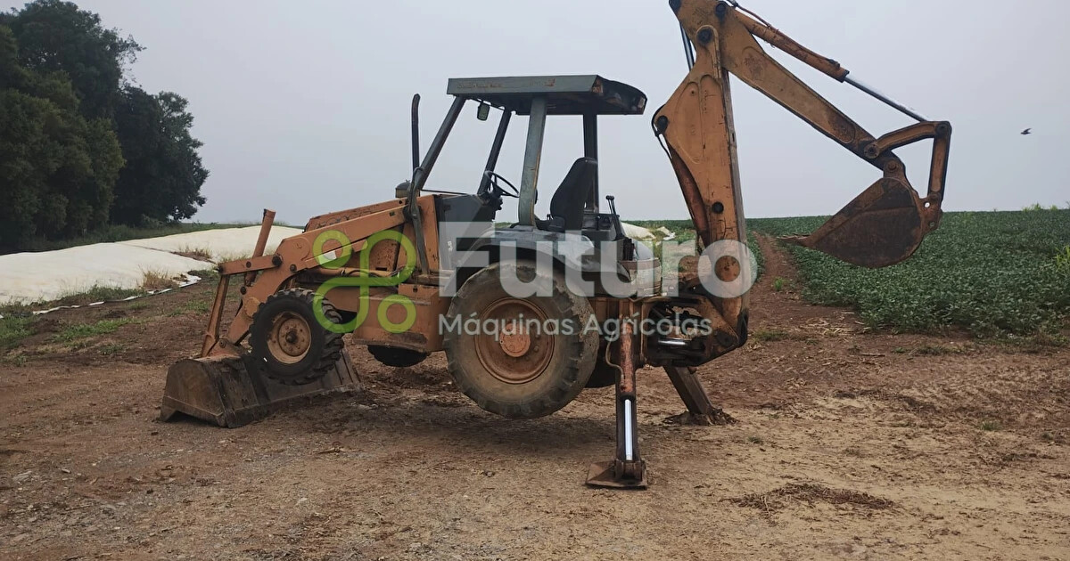 RETROESCAVADEIRA CASE 580L ANO 1999 - Futuro Máquinas Agrícolas