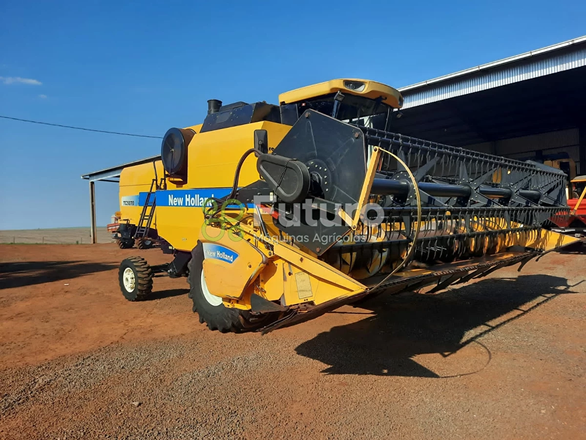 COLHEITADEIRA NH TC 5070 PLAT 20 PÉS - Futuro Máquinas Agrícolas